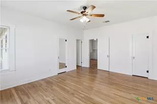 502 Elm St, Seguin, TX 78155 - Photo 23