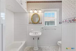 502 Elm St, Seguin, TX 78155 - Photo 29