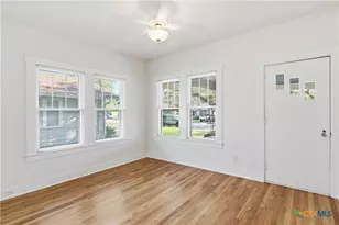 502 Elm St, Seguin, TX 78155 - Photo 27