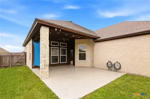 210 Amberglow Ct, Victoria, TX 77904 - Photo 7