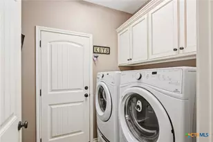 210 Amberglow Ct, Victoria, TX 77904 - Photo 25