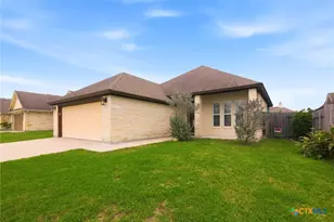 210 Amberglow Ct, Victoria, TX 77904 - Photo 5