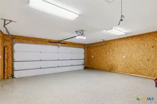 210 Amberglow Ct, Victoria, TX 77904 - Photo 33