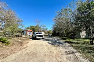 2577 Villa Vista, Seguin, TX 78155 - Photo 5