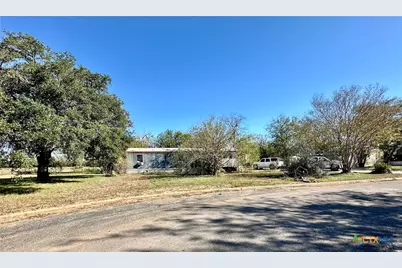 2577 Villa Vista #24, Seguin, TX 78155 - Photo 3