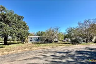 2577 Villa Vista, Seguin, TX 78155 - Photo 3