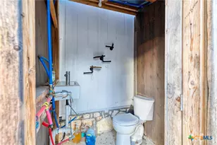 1501 Boggy Creek Rd, Lockhart, TX 78644 - Photo 23