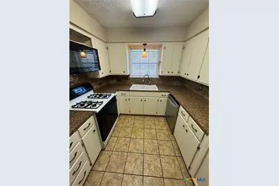 4602 Dahlia Lane, Victoria, TX 77904 - Photo 7