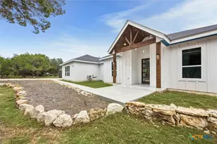 195 Crazy Horse Trail, Canyon Lake, TX 78133 - Photo 5