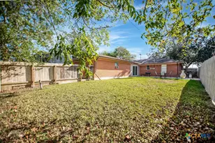 1315 Jackson St, Port Lavaca, TX 77979 - Photo 5