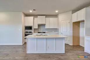 1826 Pining St, New Braunfels, TX 78132 - Photo 11