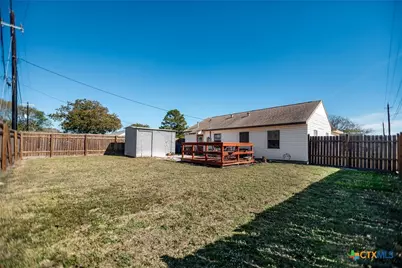101 Lubbock Street, Point Comfort, TX 77978 - Photo 5