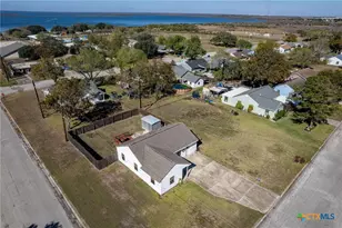 101 Lubbock St, Point Comfort, TX 77978 - Photo 31