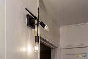 101 Lubbock St, Point Comfort, TX 77978 - Photo 7