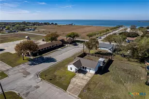 101 Lubbock St, Point Comfort, TX 77978 - Photo 33
