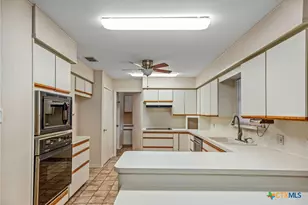 1106 Brookhollow Dr, Port Lavaca, TX 77979 - Photo 5