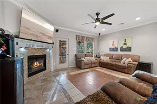 17813 Floribundas Ln, Elgin, TX 78621 - Photo 7