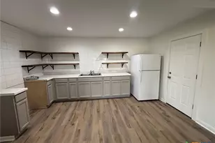 2111 E Red River St, Victoria, TX 77901 - Photo 3