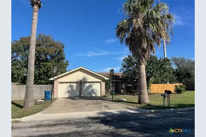 114 Chevy Chase Street, Port Lavaca, TX 77979 - Photo 1
