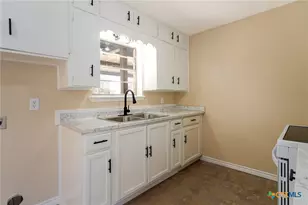 1502 S Main St, Lampasas, TX 76550 - Photo 11