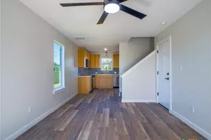 303 Cedarhill Dr, Marble Falls, TX 78654 - Photo 5