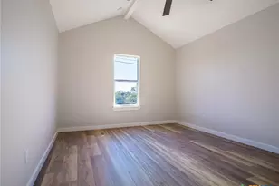 303 Cedarhill Dr, Marble Falls, TX 78654 - Photo 11