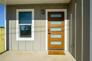 303 Cedarhill Dr, Marble Falls, TX 78654 - Photo 3