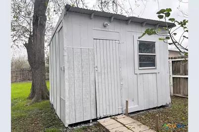 1316 N Olive Street, Seguin, TX 78155 - Photo 39