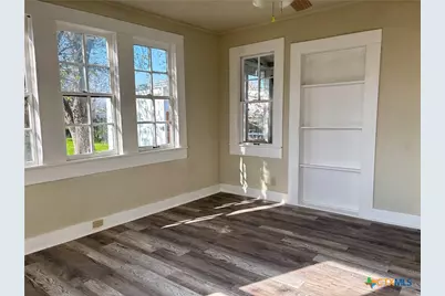 1316 N Olive Street, Seguin, TX 78155 - Photo 29