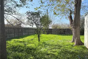 1316 N Olive St, Seguin, TX 78155 - Photo 29