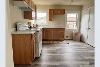 1316 N Olive Street, Seguin, TX 78155 - Photo 7