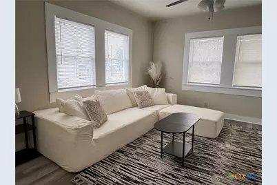 1316 N Olive Street, Seguin, TX 78155 - Photo 11