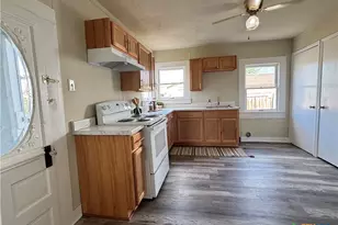 1316 N Olive St, Seguin, TX 78155 - Photo 7