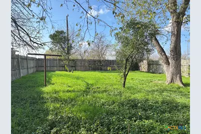 1316 N Olive Street, Seguin, TX 78155 - Photo 33