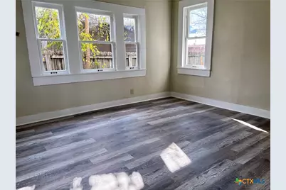 1316 N Olive Street, Seguin, TX 78155 - Photo 23