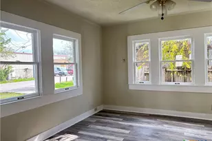 1316 N Olive St, Seguin, TX 78155 - Photo 21