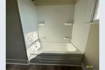 1316 N Olive Street, Seguin, TX 78155 - Photo 19