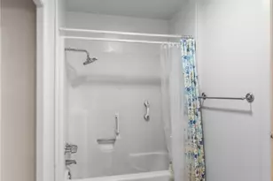 614 Sarah St, Edna, TX 77957 - Photo 17