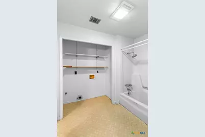 614 Sarah Street, Edna, TX 77957 - Photo 19