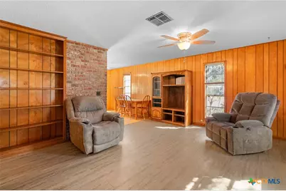 614 Sarah Street, Edna, TX 77957 - Photo 7