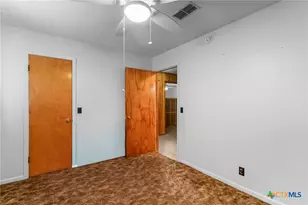 614 Sarah St, Edna, TX 77957 - Photo 13