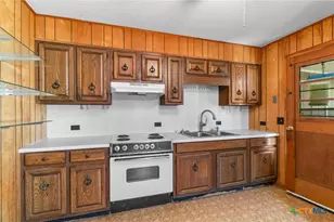 614 Sarah St, Edna, TX 77957 - Photo 11