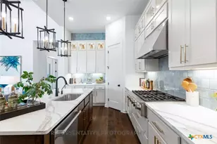 443 Cleveland Wy, New Braunfels, TX 78130 - Photo 5