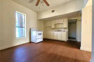 209 S 27th St, Temple, TX 76504 - Photo 9