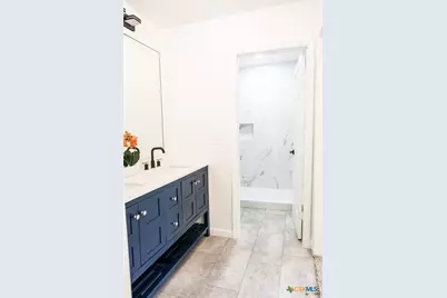 1004 E Buena Vista Avenue, Victoria, TX 77901 - Photo 13