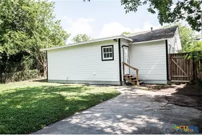 1004 E Buena Vista Avenue, Victoria, TX 77901 - Photo 17