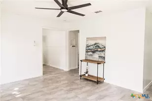 1004 E Buena Vista Ave, Victoria, TX 77901 - Photo 7