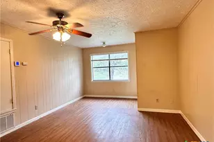 906 N LBJ Dr, San Marcos, TX 78666 - Photo 9