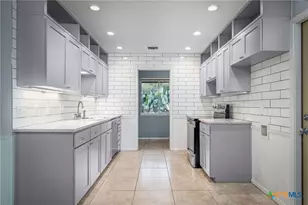 960 Twin Oaks Dr, New Braunfels, TX 78130 - Photo 3