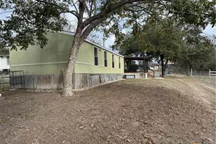 107 Dallas St, Goliad, TX 77963 - Photo 21